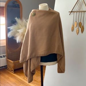 Cuyana square round edge cape in 100% alpaca
